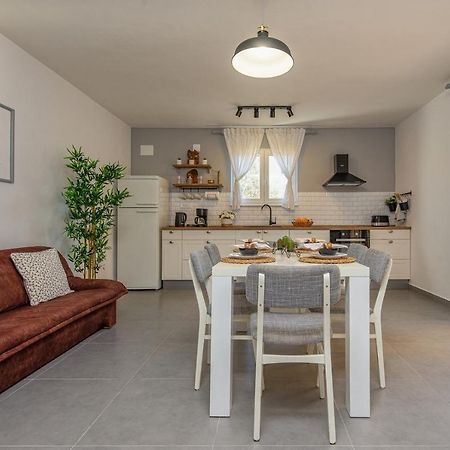 Apartment Bo&Dy With Private Pool Рогозница Экстерьер фото