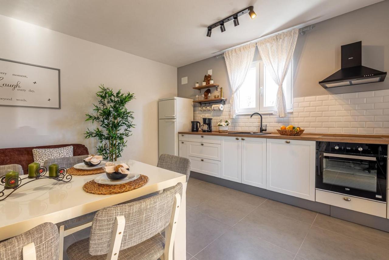 Apartment Bo&Dy With Private Pool Рогозница Экстерьер фото