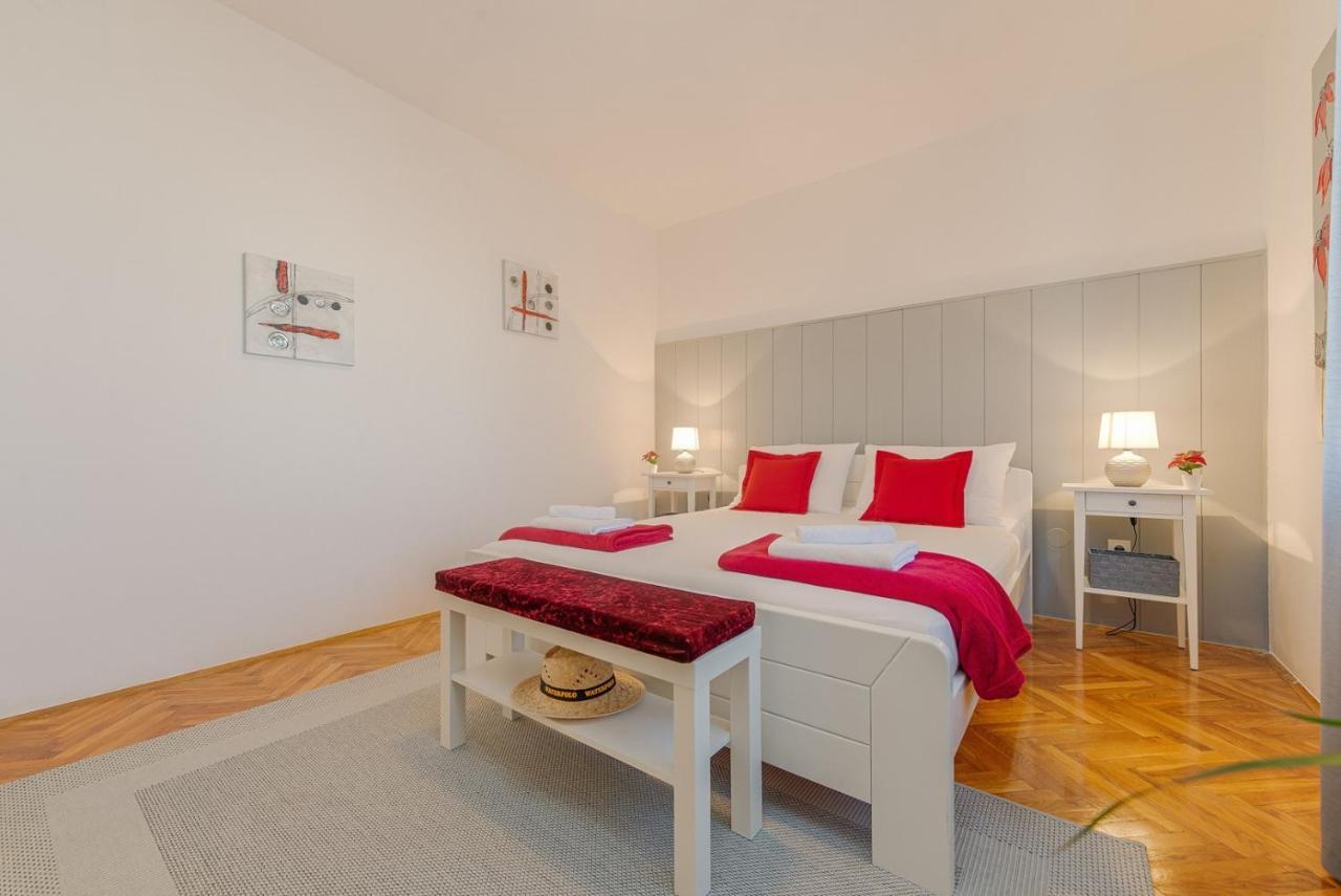 Apartment Bo&Dy With Private Pool Рогозница Экстерьер фото